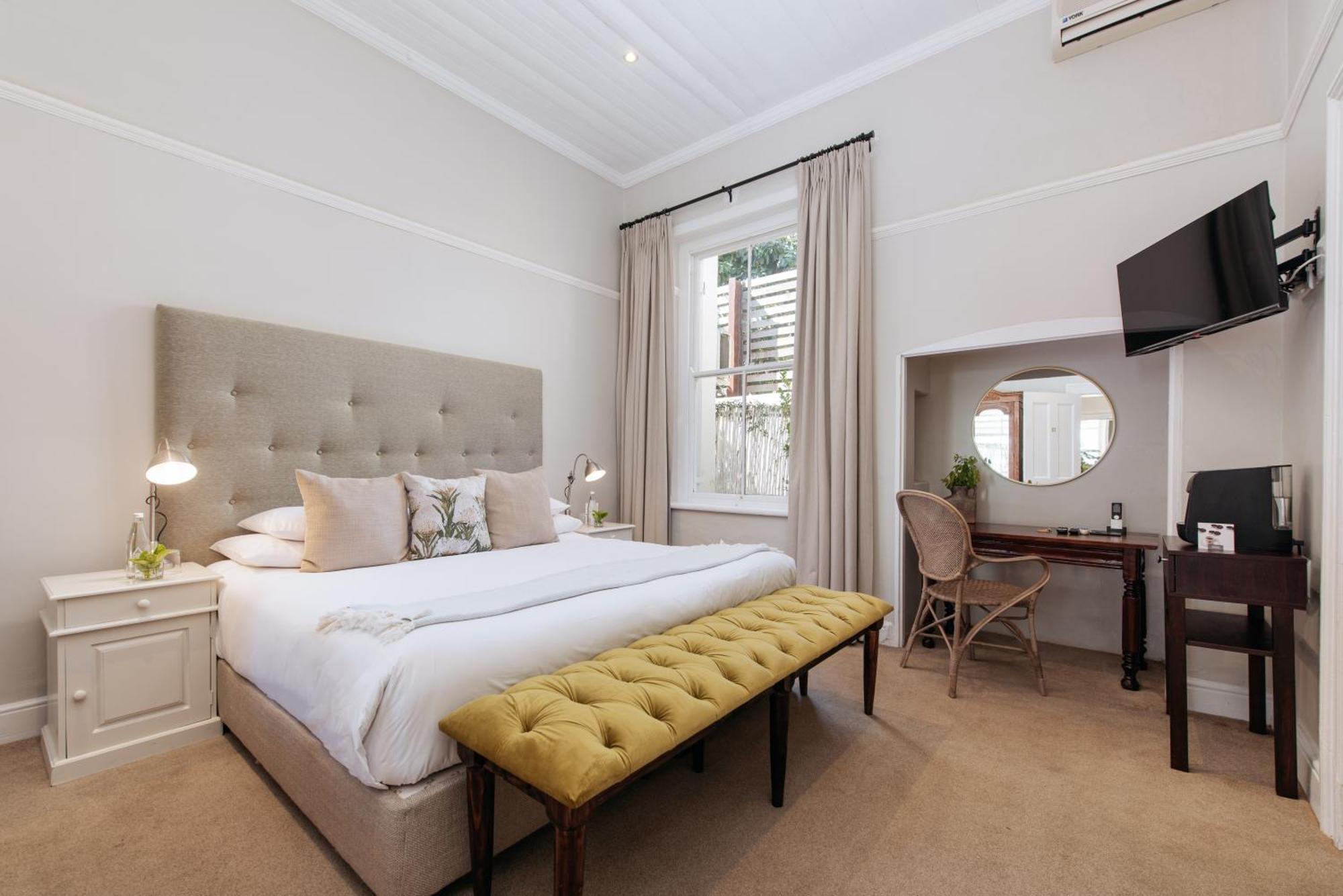 River Manor Boutique Hotel By The Living Journey Collection สเตลเลนบอช ภายนอก รูปภาพ